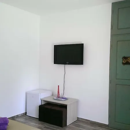 بيت ضيافة Casa La Petcu كوستِنيست