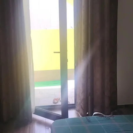 Konukevi Casa La Petcu 3*