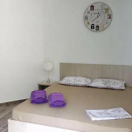 Casa La Petcu 3*